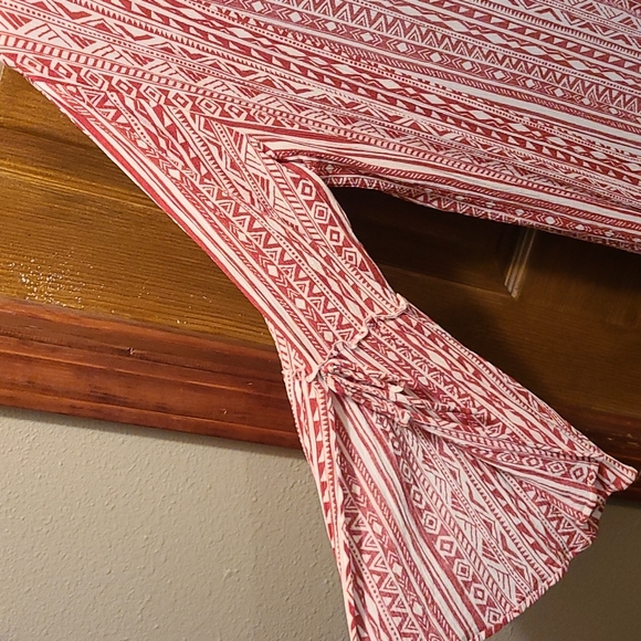 Rust Jodifl Bell Sleeve Duster - Picture 2 of 6